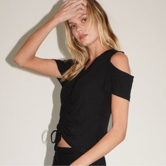 Revolve LNA Brighton Top in Black Size 3X Plus Cold Shoulder V Neck Ruched - Picture 5 of 13